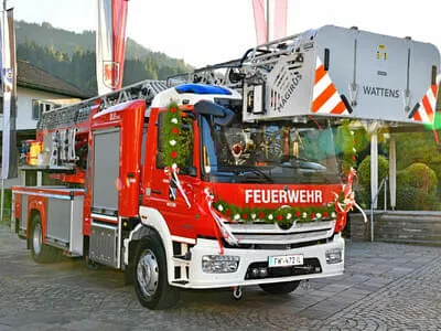 150-Jahrfeier mit Weihe DLK Bild 0