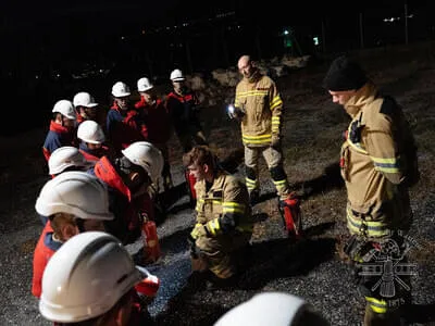 Jugend Löschertraining  Bild 6