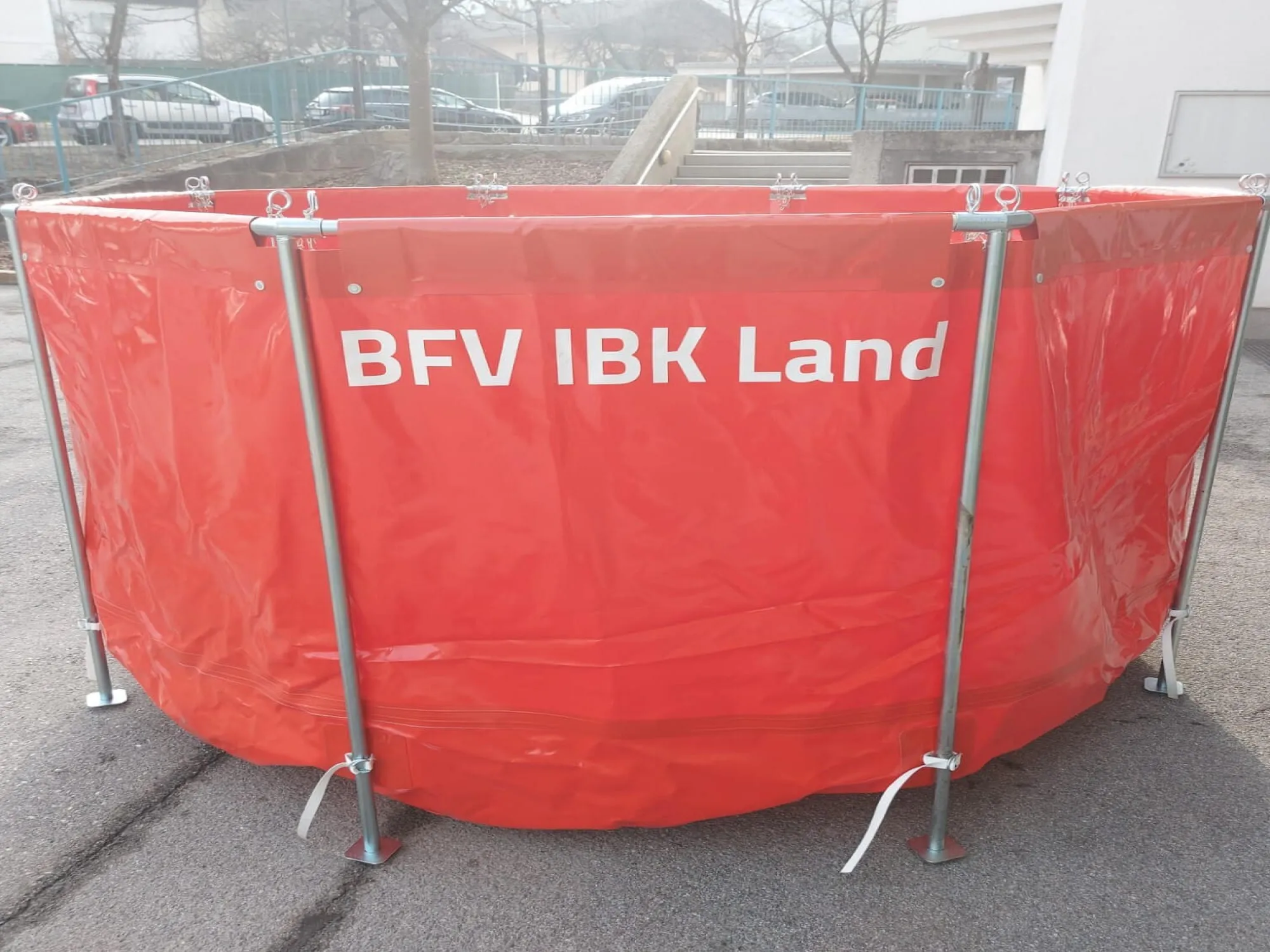 abb468bf552f4153accc559ea910601b.jpg