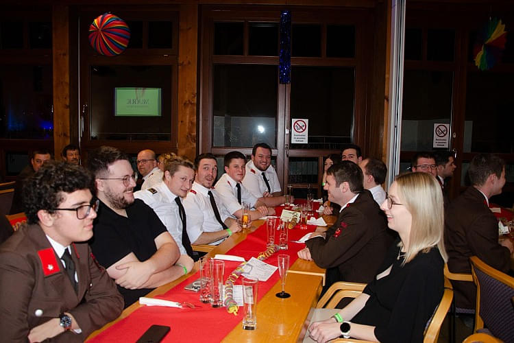 feuerwehr_ball_wattens08.jpg