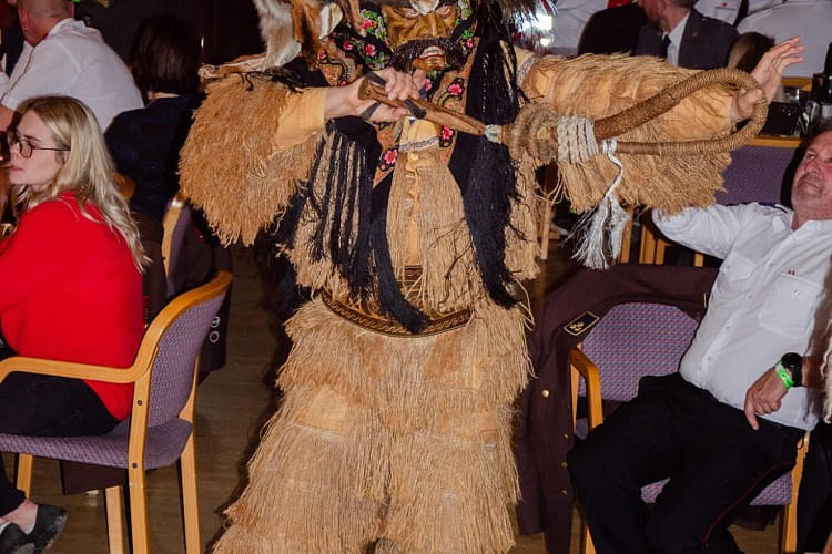 feuerwehr_ball_wattens13.jpg