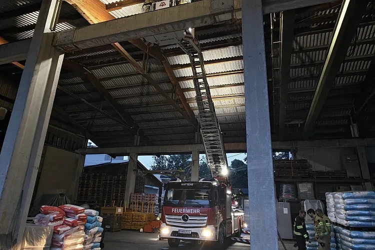 redaktionf94a67209e3b42428d18ae6248c3012202775065d3260243a1ab40243ac172c332.jpg