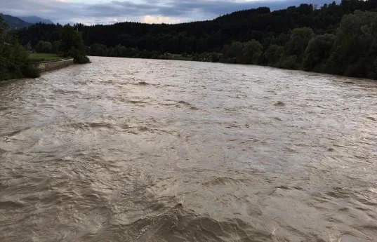 Verhalten-bei-Hochwasser